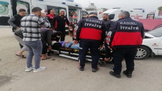 Osmaniyede iki otomobil çarpıştı: 6 yaralı