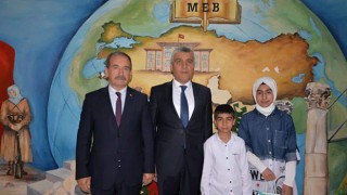Osmaniye'de Öğrenciler yarışmalardaki ödüllerini aldı
