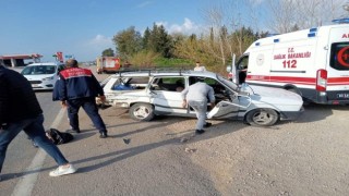 Osmaniyede otomobiller çarpıştı: 1 ölü, 3 yaralı