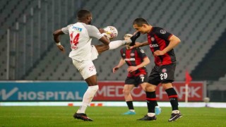 Otabek Shukurov ve Emiliano Viviano, Galatasaray maçında yok!