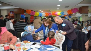 Otizmli öğrenciler iftar programında bir araya geldi