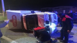 Otomobil ile kamyonet çarpıştı: 6 yaralı