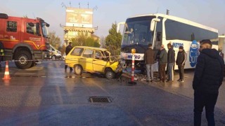 Akhisar’da Otomobil ile yolcu otobüsü çarpıştı: 1 ölü