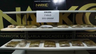 Otomobilin kapı boşluğunda 7 kilo 355 gram eroin ele geçirildi