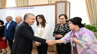 Özbekistan'da halk, anayasa değişikliği için sandık başında