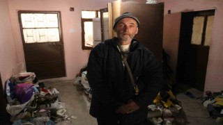 (Özel) Çöp evde yaşayan adamın içler acısı hali