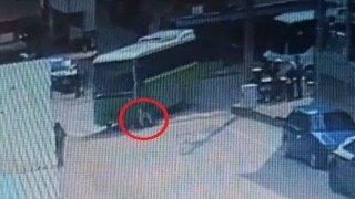 Özel halk otobüsü yaya geçidinde anne ve oğluna çarptı