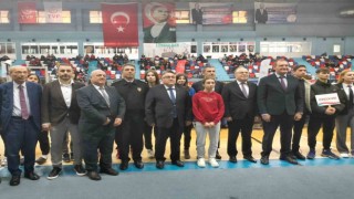 Özölçer, Taekwondo şampiyonası etkinliğine katıldı