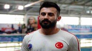 Paletli Yüzme Büyükler ve Gençler Türkiye Şampiyonası İstanbulda yapıldı