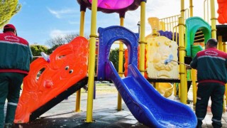 Parklarda bahar temizliği başladı