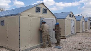 Pazarcıkta yaşam alanları çoğalıyor: Jandarma ekipleri depremzedeler için çadır kuruyor