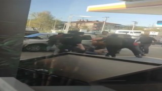 Petrol istasyonu muharebesi: Yumruk yumruğa böyle kavga ettiler
