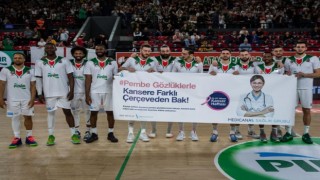 Pınar Karşıyakalı basketbolcular kansere karşı pembe gözlük taktı