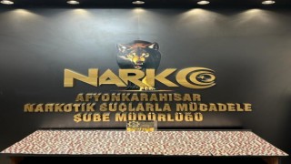 Polis bin 724 adet sentetik ecza diye adlandırılan uyuşturucu hap ele geçirdi