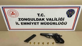 Polisin huzur denetiminde silahla yakalandı