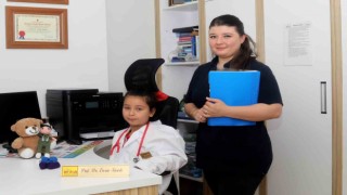 Prof. Dr. Sivaslı koltuğunu Nehire devretti