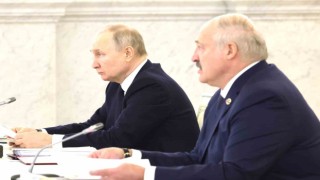 Putin ve Lukaşenko, Moskova'da bir araya geldi