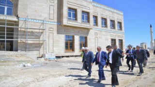 Rektör Karakaya, merkez kütüphane binasında inceleme yaptı