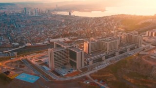 Sağlık Bakanı Koca: İzmir Şehir Hastanesine hasta kabulü için gün sayıyoruz