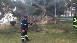 Şahinbeyde parklarda bakım, onarım ve yenileme çalışmaları yapılıyor