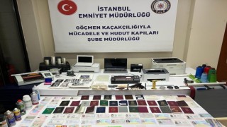Sahte pasaport imal eden 5 şüpheli yakalandı
