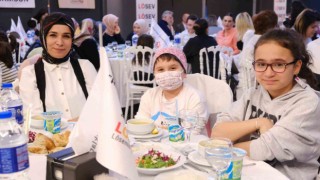 Samsunda kanser hastaları ve aileleri iftarda buluşturuldu