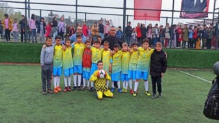 Sarıgölde ilkokullar arası futbol turnuvasının şampiyonu Tırazlar oldu