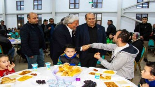 Şehit ve gazi aileleriyle bir araya geldi