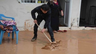 Selden zarar gören ailelere Kızılaydan yardım