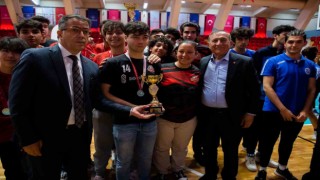 Seyhanlı voleybolcular müzeye 6 kupa daha götürdü