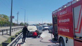 Seyir halindeki araçta yangın çıktı