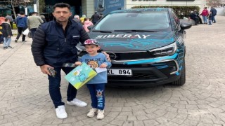 Siberay sokakta bilgilendiriyor