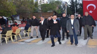 Siirt Valisi Hacıbektaşoğlu, vatandaşlarla iftar sofrasında bir araya geldi