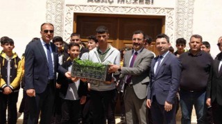 Siirtli öğrenciler okul bahçesinde sebze yetiştirecek