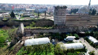 Silivrikapıda bulunan surlarının yıkılan bölümü havadan görüntülendi