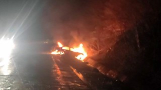 Sinopta otomobil seyir halindeyken yandı