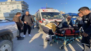 Sinopta pikap ile çarpışan motosiklet sürücüsü yaralandı