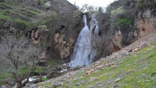 Şırnakta sel sonrası dev şelale oluştu