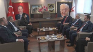Siyasi partilerden Yeniden Refah Partisine bayram ziyareti