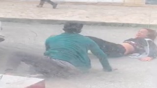 Sokak ortasında birbirini darp eden karı koca karakolda şikayetçi olmadı