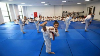 Spor kursları 22 branşta kaldığı yerden devam ediyor