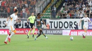 Spor Toto Süper Lig: Alanyaspor: 1 - Galatasaray: 2 (İlk yarı)