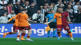 Spor Toto Süper Lig: Beşiktaş: 1 - Galatasaray: 1 (İlk yarı)