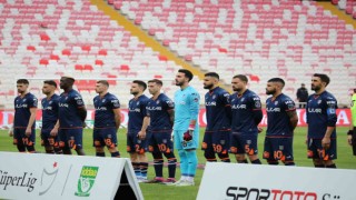 Spor Toto Süper Lig: DG Sivasspor: 1 - Medipol Başakşehir: 0 (İlk yarı)