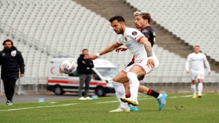 Spor Toto Süper Lig: Fatih Karagümrük: 0 - Antalyaspor: 1 (İlk yarı)