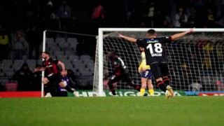 Spor Toto Süper Lig: Fatih Karagümrük: 1 - Fenerbahçe: 0 (İlk yarı)