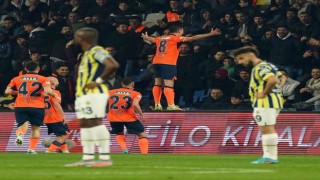 Spor Toto Süper Lig: Medipol Başakşehir: 1 - Fenerbahçe: 0 (İlk yarı)