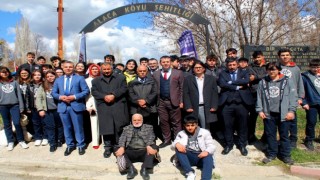 Süheyla Sıtkı Alp Özel Fen ve Anadolu Lisesi öğrencilerinden alaca şehitliğine ziyaret