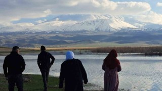 Süphan Dağı nisan ayında beyaza büründü