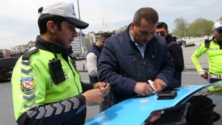 Taksim Meydanında ticari taksilere denetim